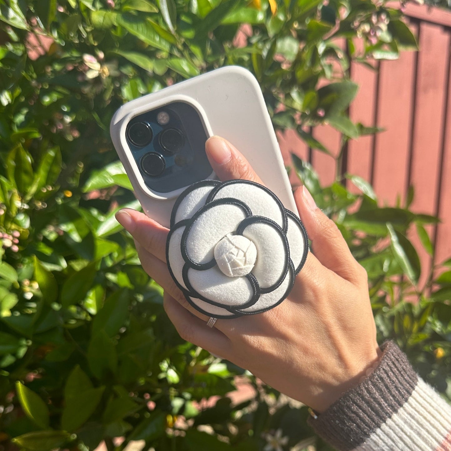 Phone Accessory - Phone Grip : Camelia PopSockets