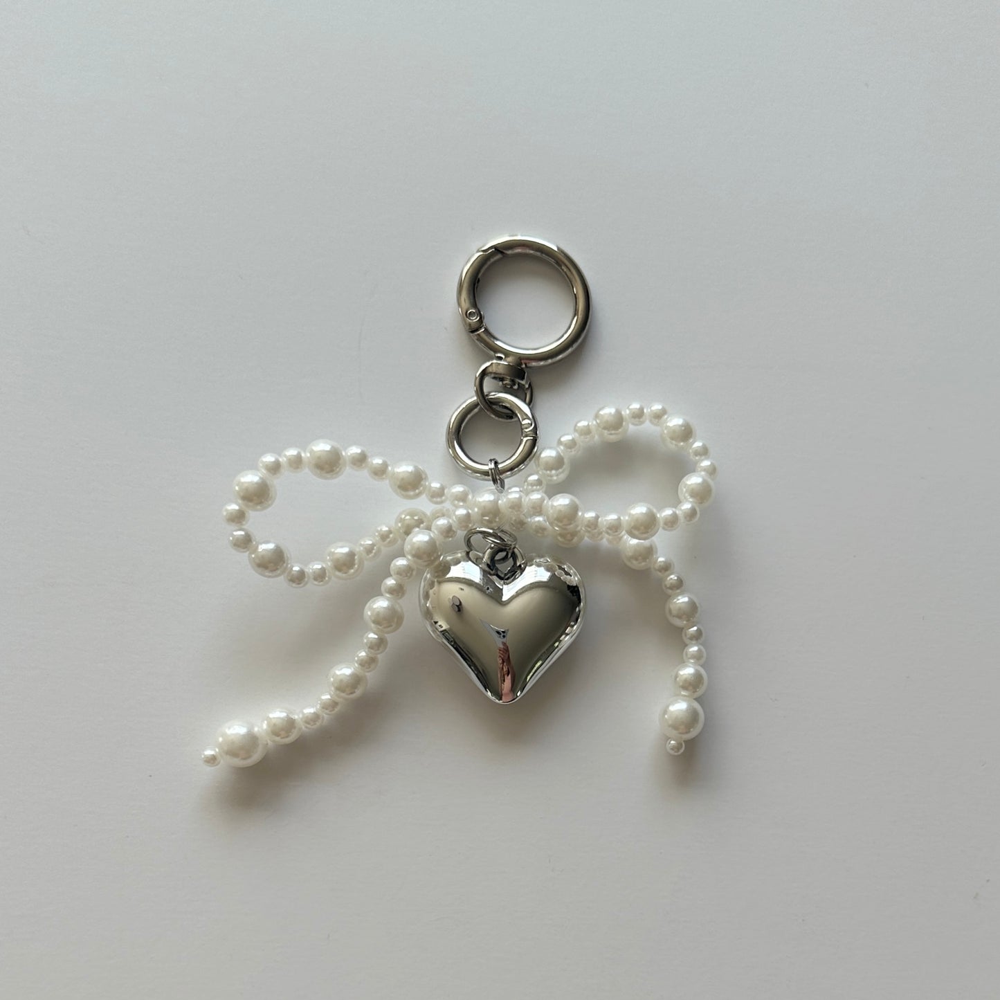 Phone Acc - Small Pearl Ribbon with heart